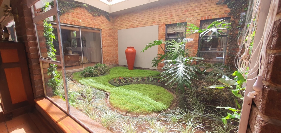4 Bedroom Property for Sale in Brandwag Free State